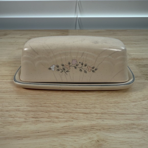 Pfaltzgraff Other - Pfaltzgraff  Remembrance 1/4 Lb. Covered Butter Dish USA Vintage Retired 028 VTG